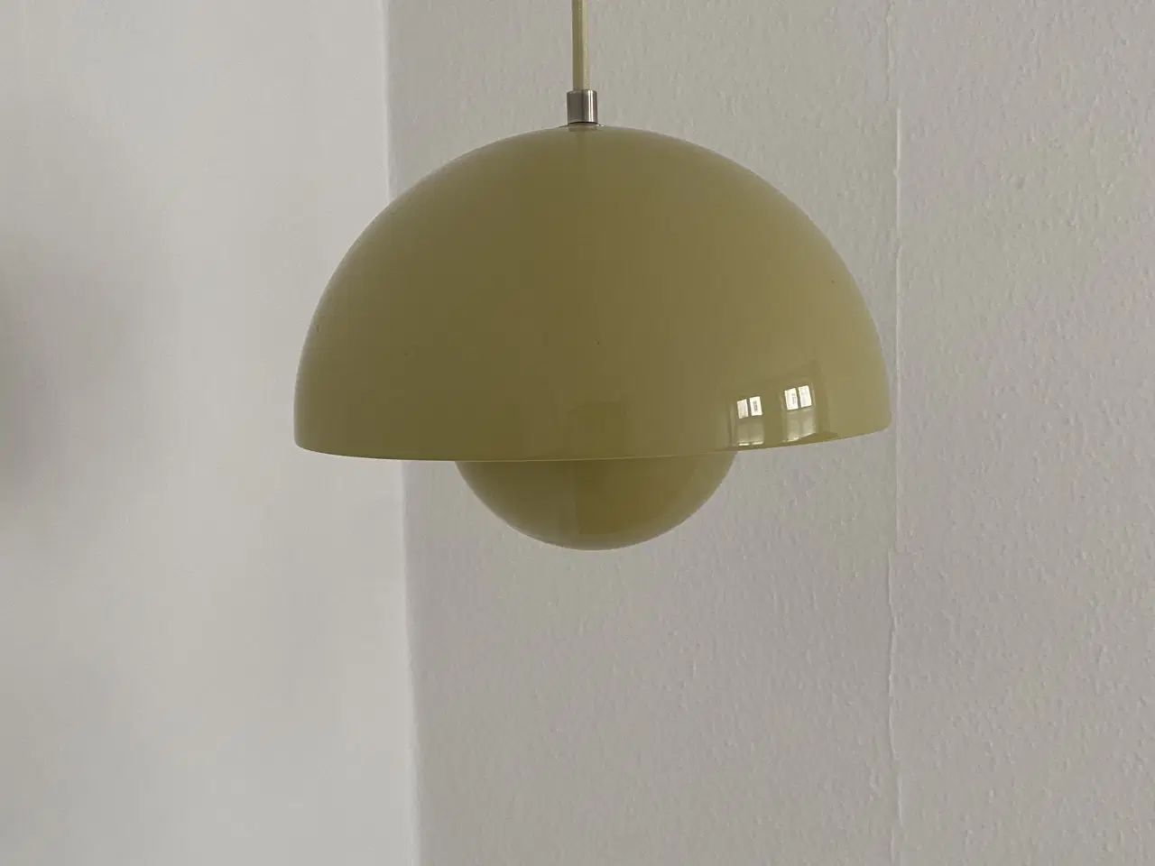 Billede 3 - 2 stk flowerpot /VP1 - sandfarvet / pris for begge