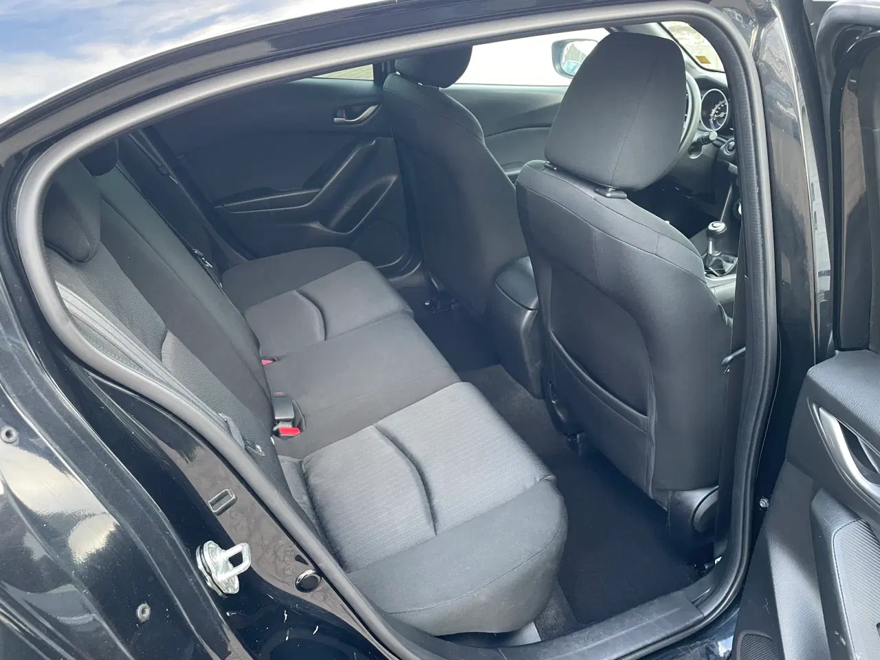 Billede 8 - Velholdt Mazda 3 1,5 SkyActiv-G