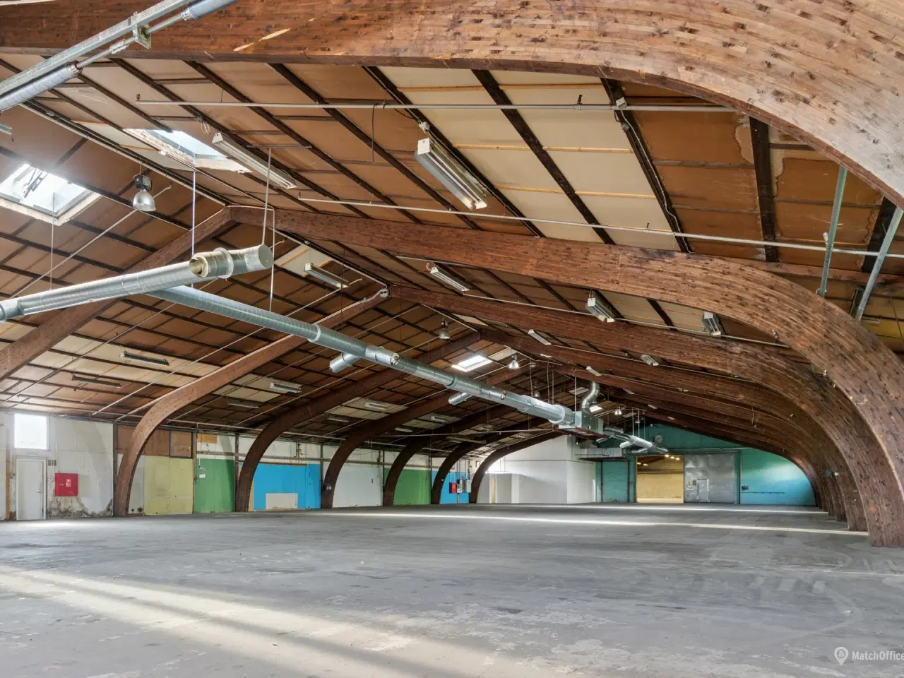 Billede 10 - Lager til leje i Glostrup med høj loftshøjde og porte samt central placering nær Ring 3 og E45