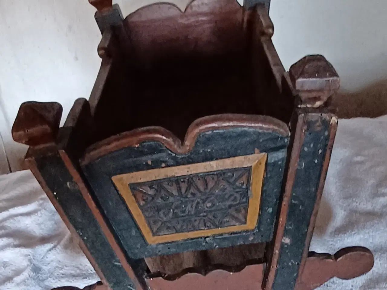 Billede 7 - Almue dukke-vugge, 1808