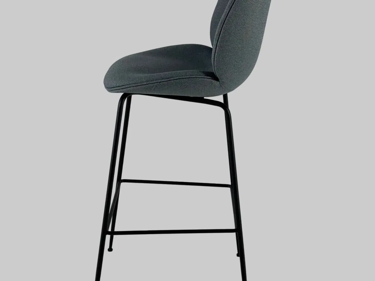 Billede 4 - GUBI Beetle Barstol – Grå/Sort Stel SH 80