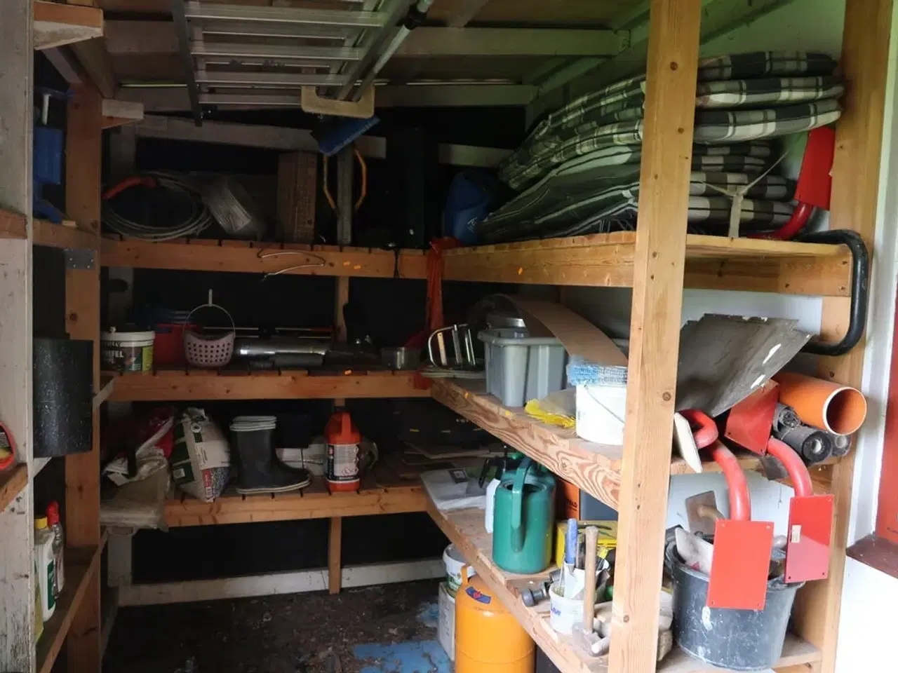 Billede 1 - Div. Værktøj, 2-taktsbenzin, plejemidler m.m.