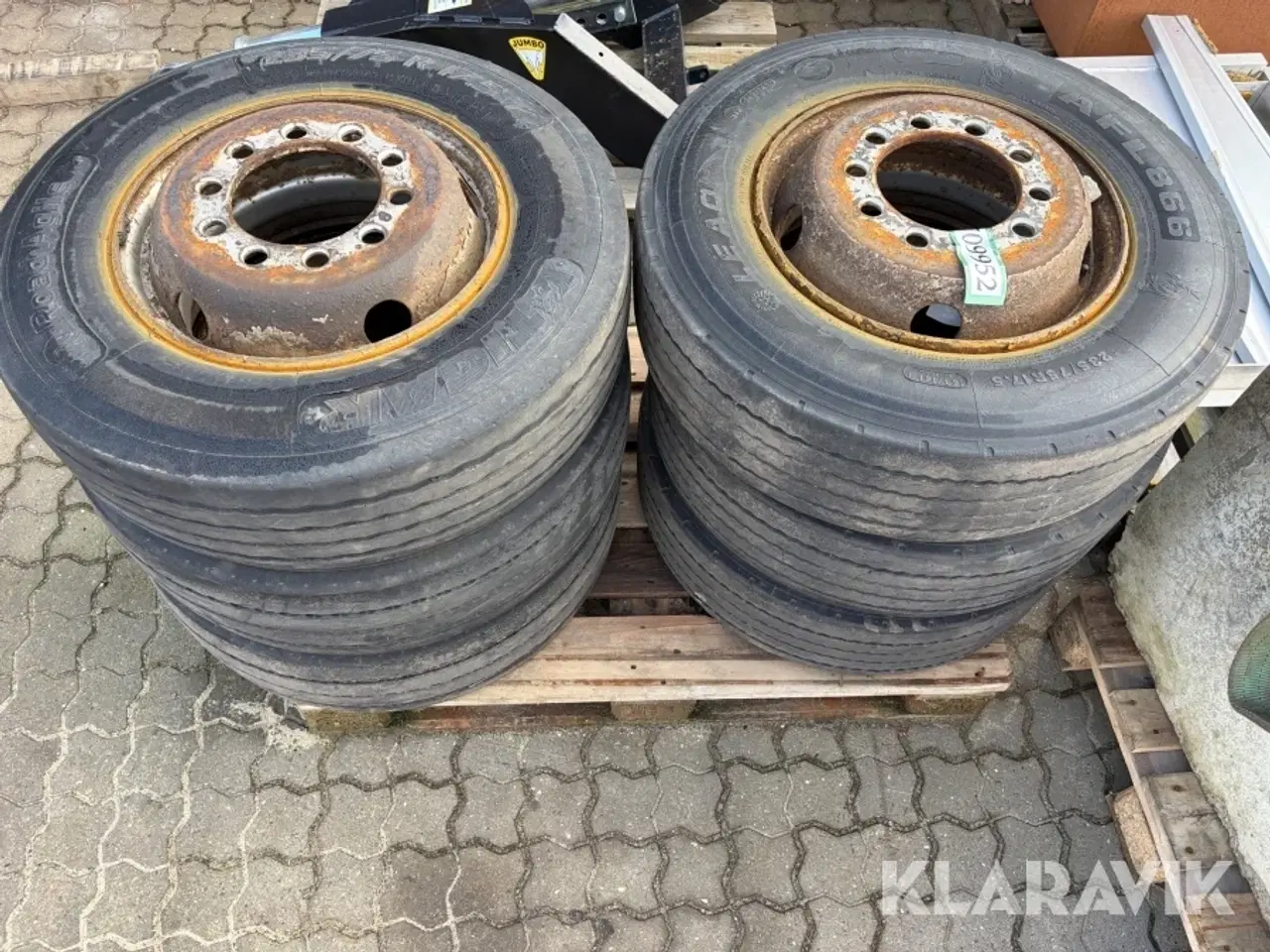 Billede 7 - Dæk med fælg 12 stk