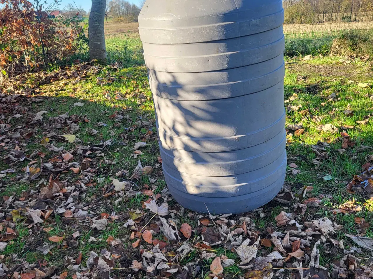 Billede 1 - Div fodertønder 