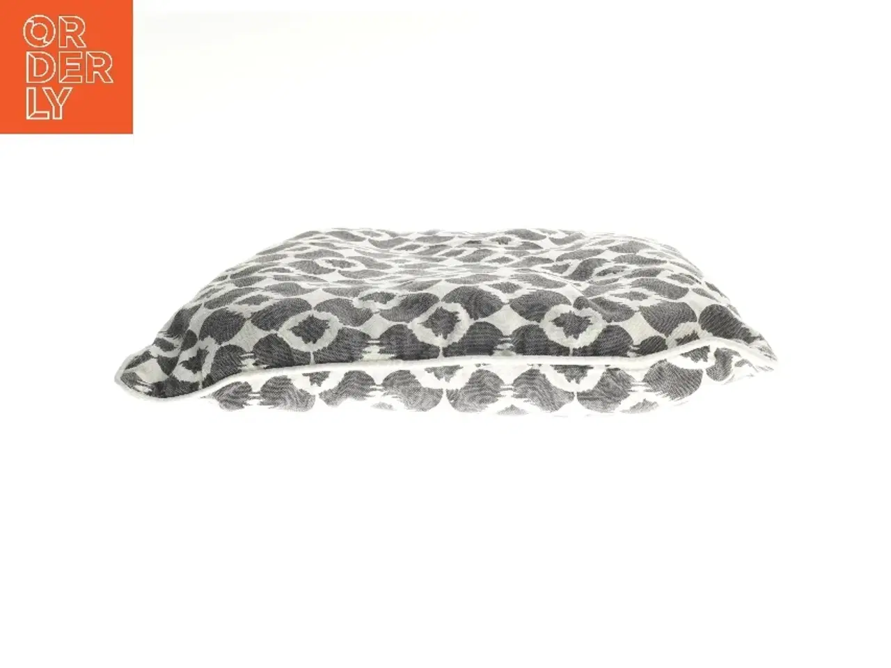 Billede 2 - Grå mønstrede puder (str. 44x40 cm)
