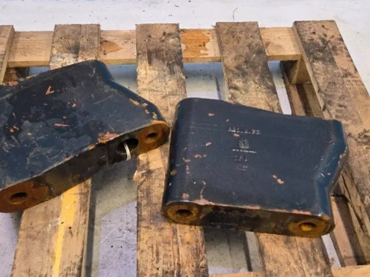 Billede 7 - New Holland TM165 Spacer Sæt 82016138