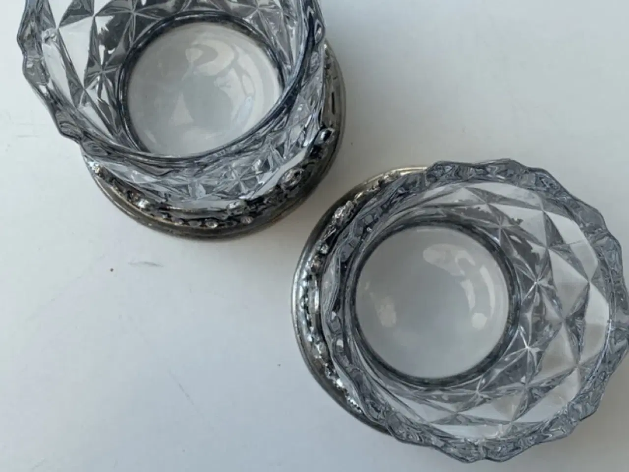 Billede 3 - 2 fyrfadsstager i glas med sølvbund