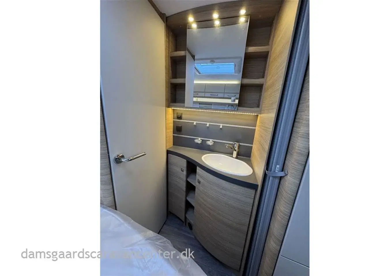 Billede 17 - 2025 - Fendt Bianco Activ 465 SFH   Fransk seng-Truma Combi4E-Gulvtemperering