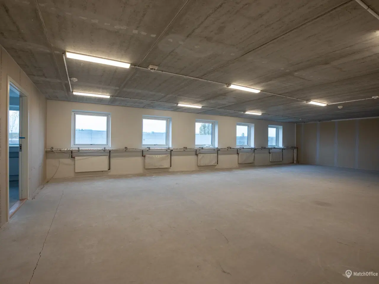 Billede 6 - Stor og renoveret domicilejendom med lager og kontor.