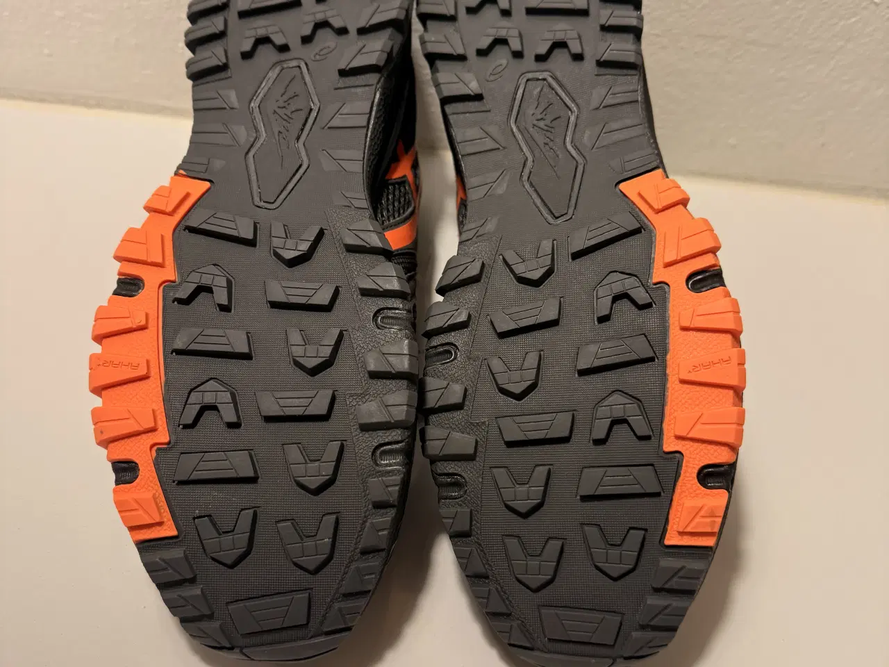 Billede 3 - Helt nye Asics sneakers