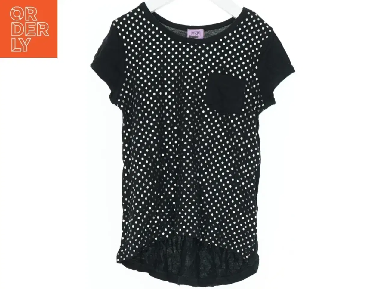 Billede 1 - Polkaprikket t-shirt fra F&F (str. 110)