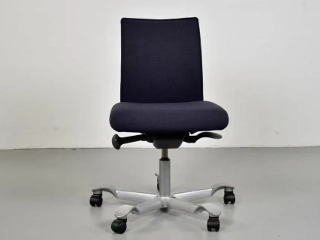 Billede 1 - Häg h05 5200 kontorstol med sort/blå polster og grå stel
