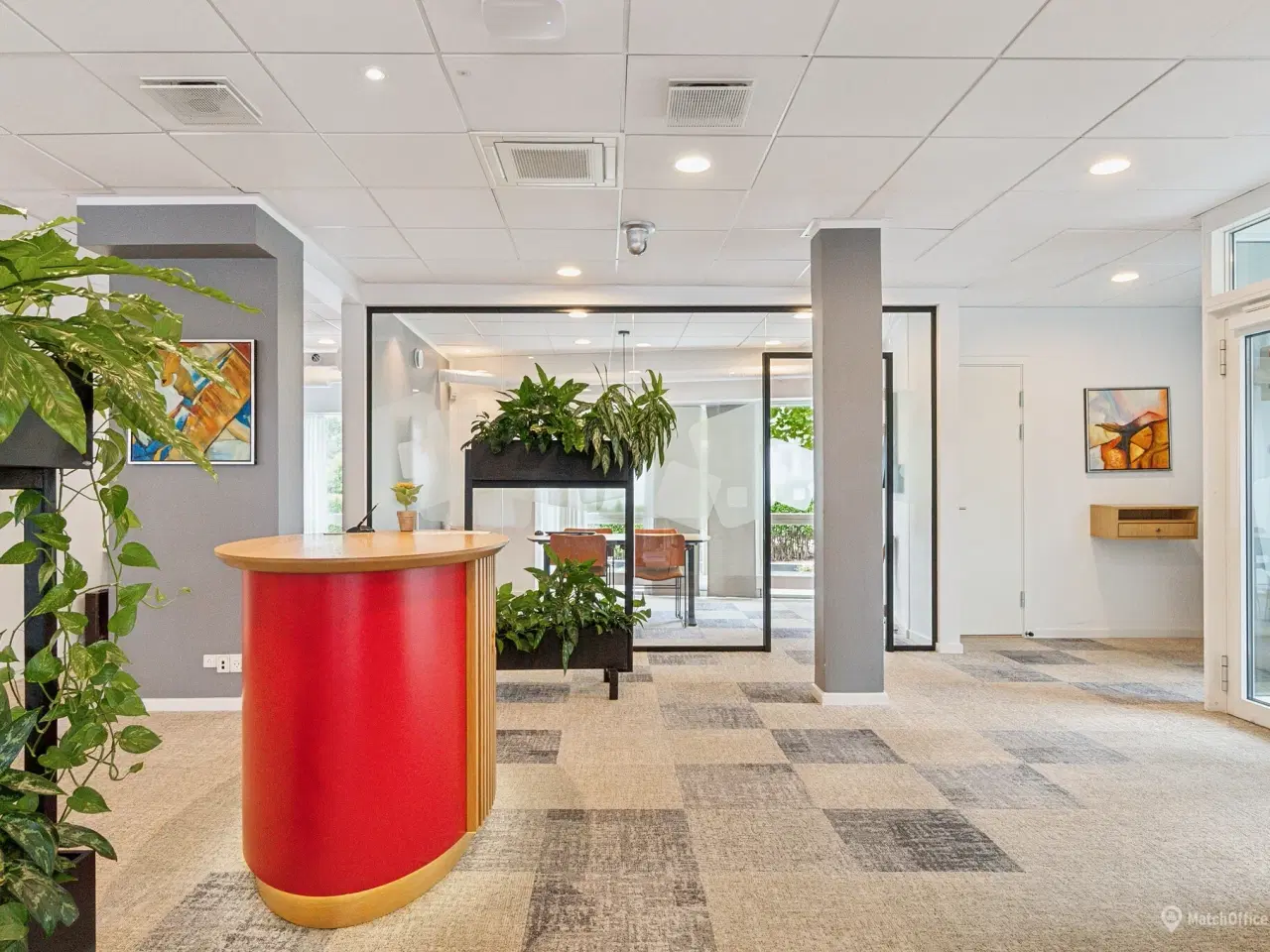 Billede 3 - Velholdt og indbydende domicillejemål med stor eksponering - velegnet til kontor. butik, showroom eller undervisning