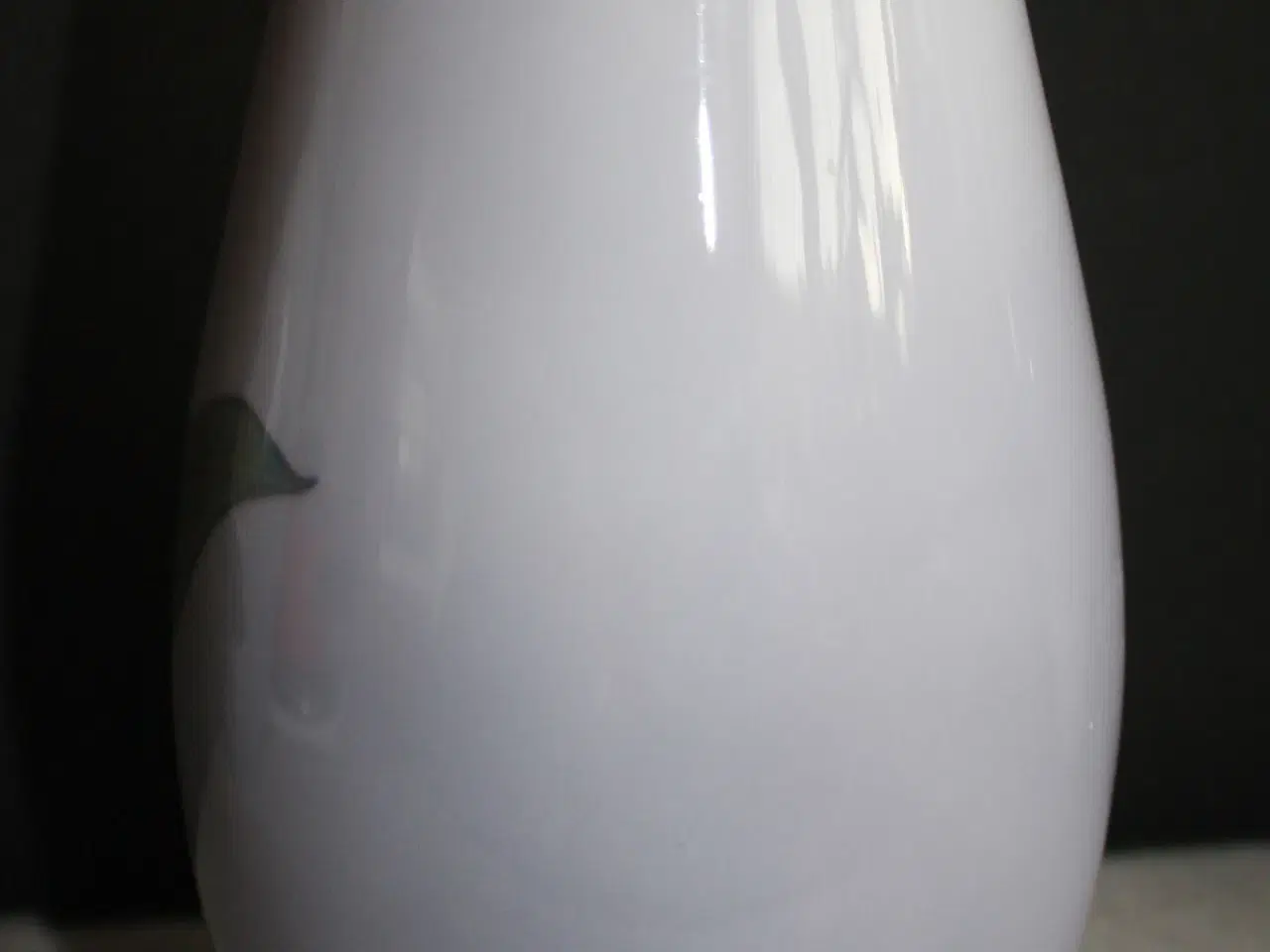 Billede 5 - Vase med hvide blomster, Bing og Grøndahl