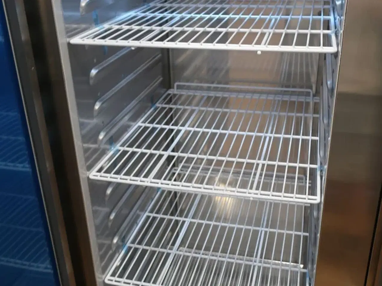 Billede 3 - Køleskab TEFCOLD RK710