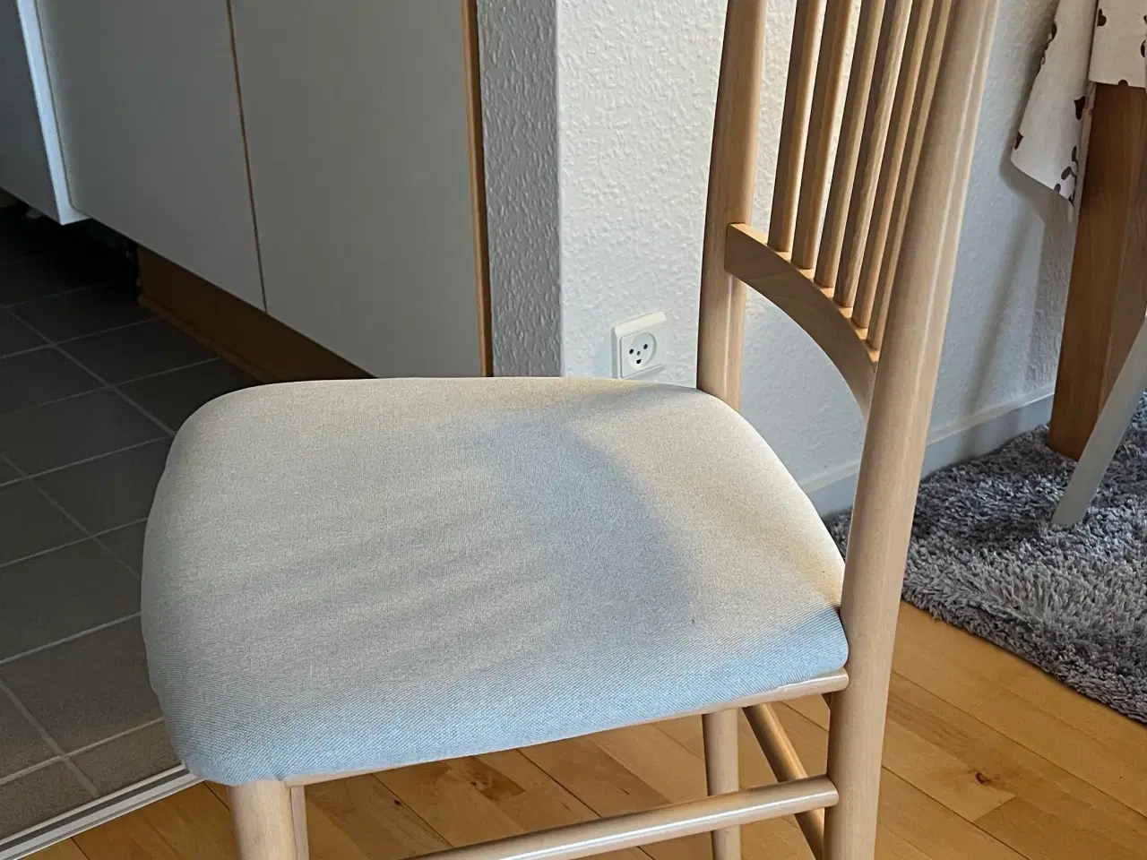 Billede 2 - Spisebords stole 