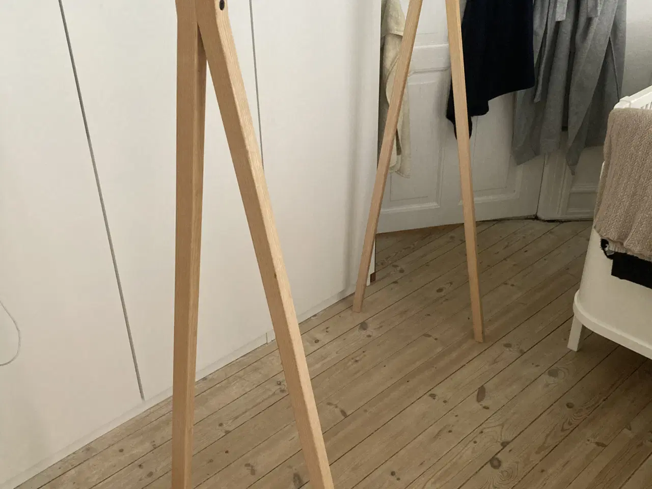 Billede 5 - DANSKmadeforrooms - Garderobestativ