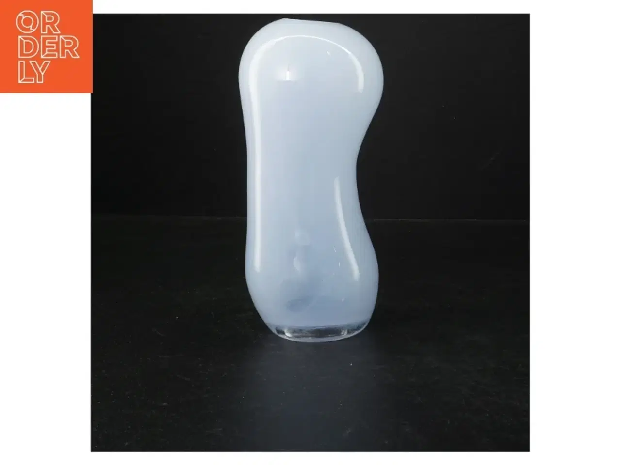 Billede 2 - Hvidt opalglasvase (str. H. 20 cm)