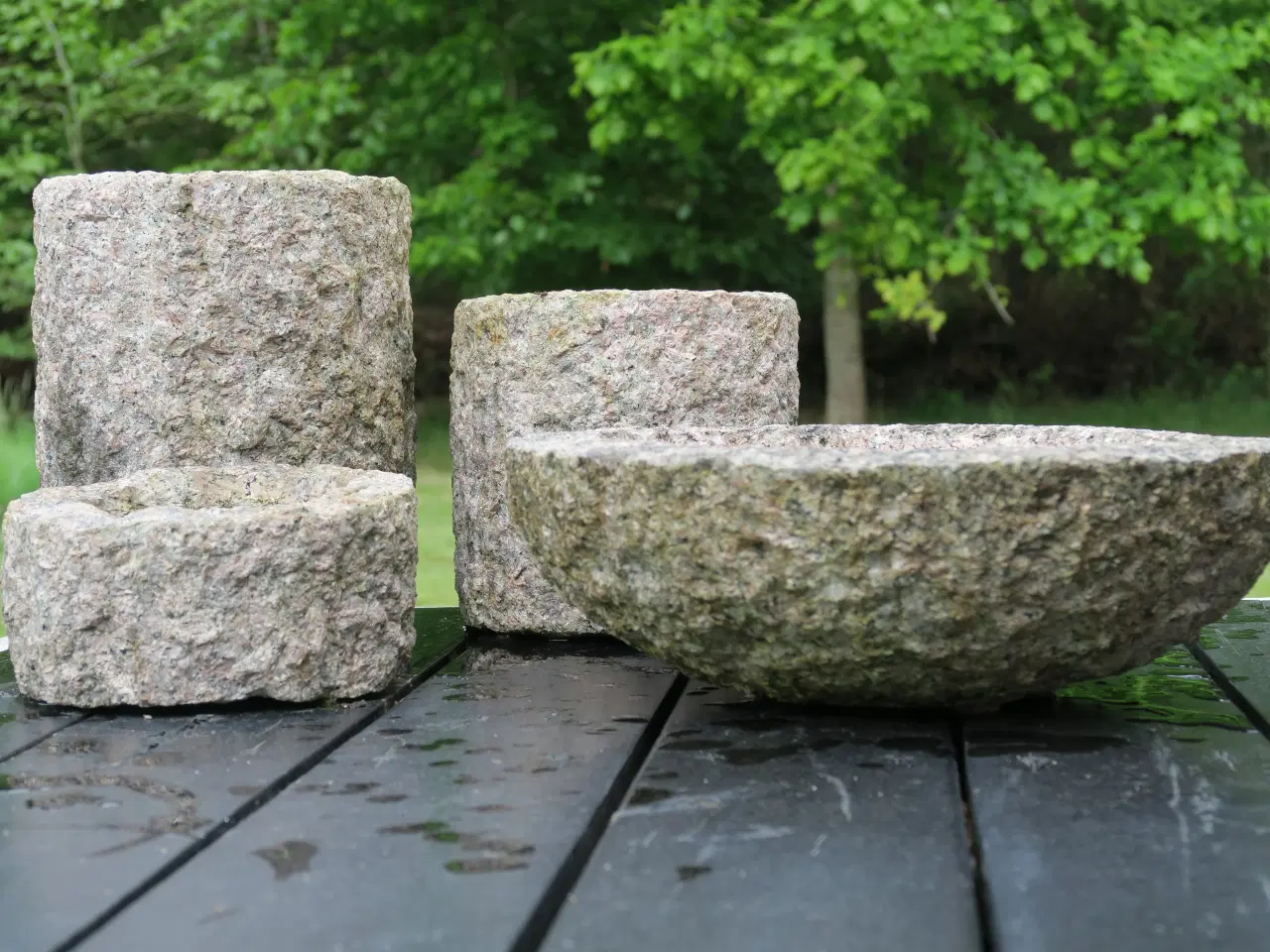 Billede 2 - Fuglebad og krukker af granit sælges