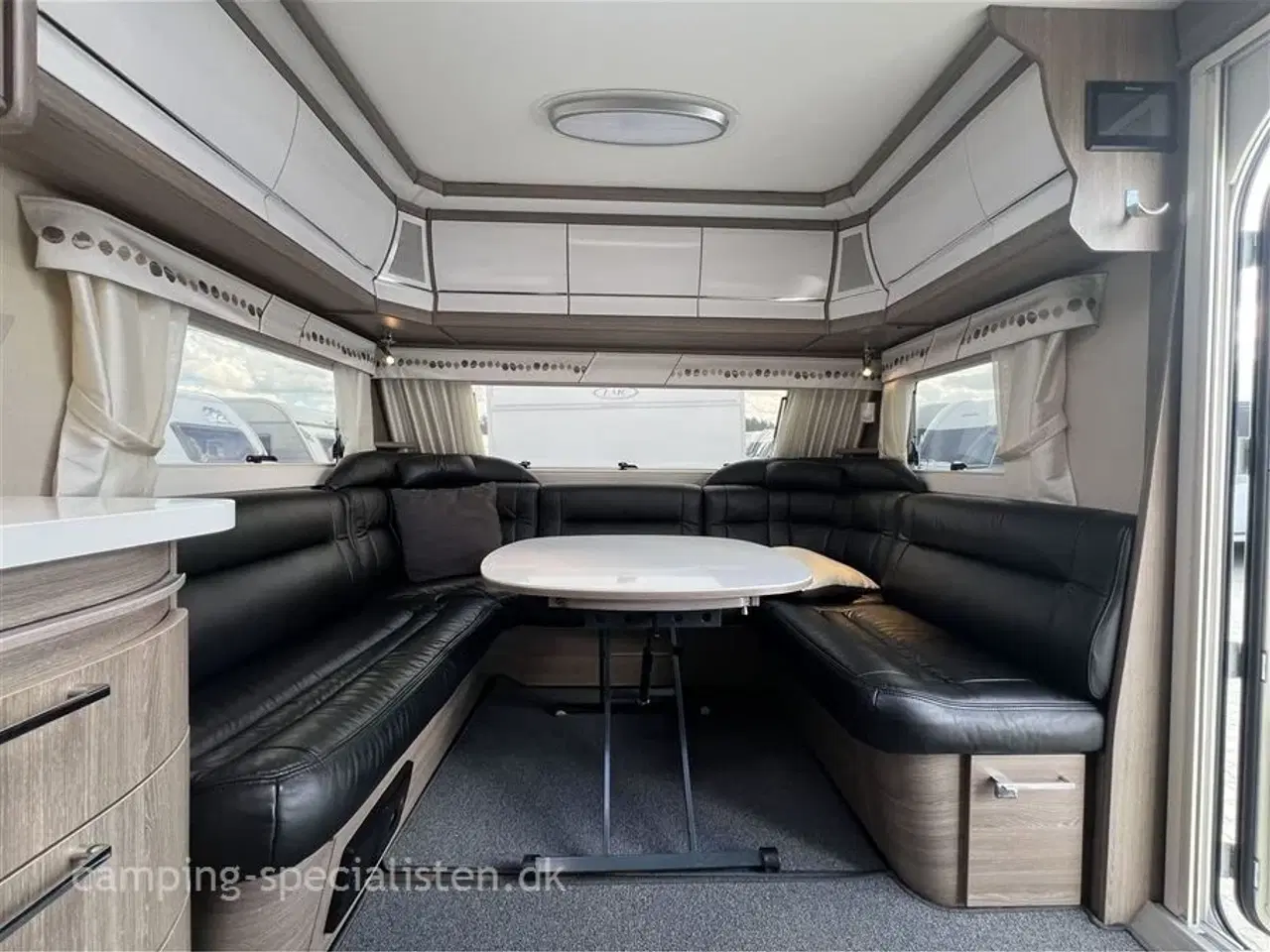 Billede 10 - 2017 - Kabe Royal 740   Kabe Royal 740 E TDL KS kan nu ses hos Camping-Specialisten.dk
