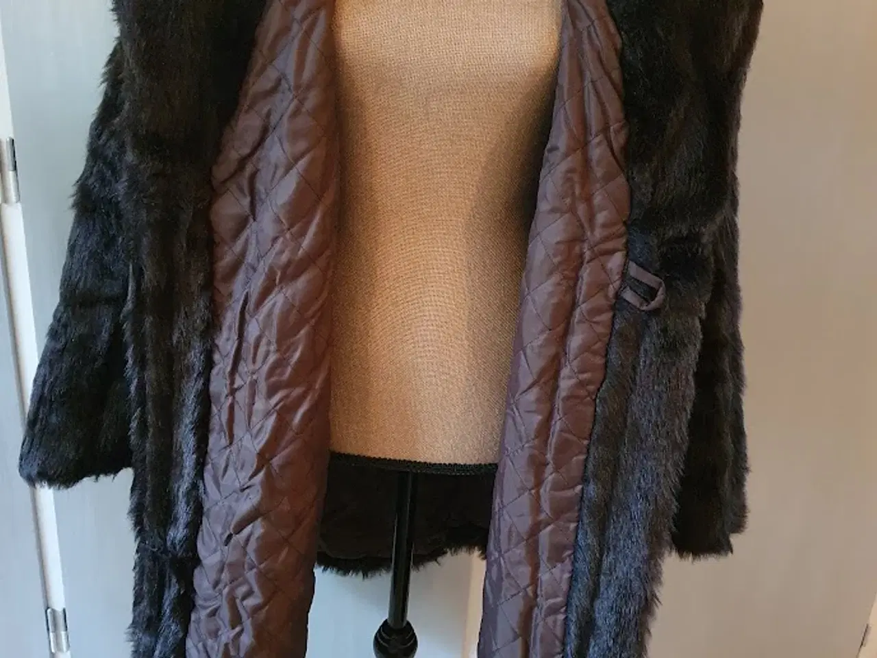 Billede 5 - Frakke i pels - Fake Fur - str. 46