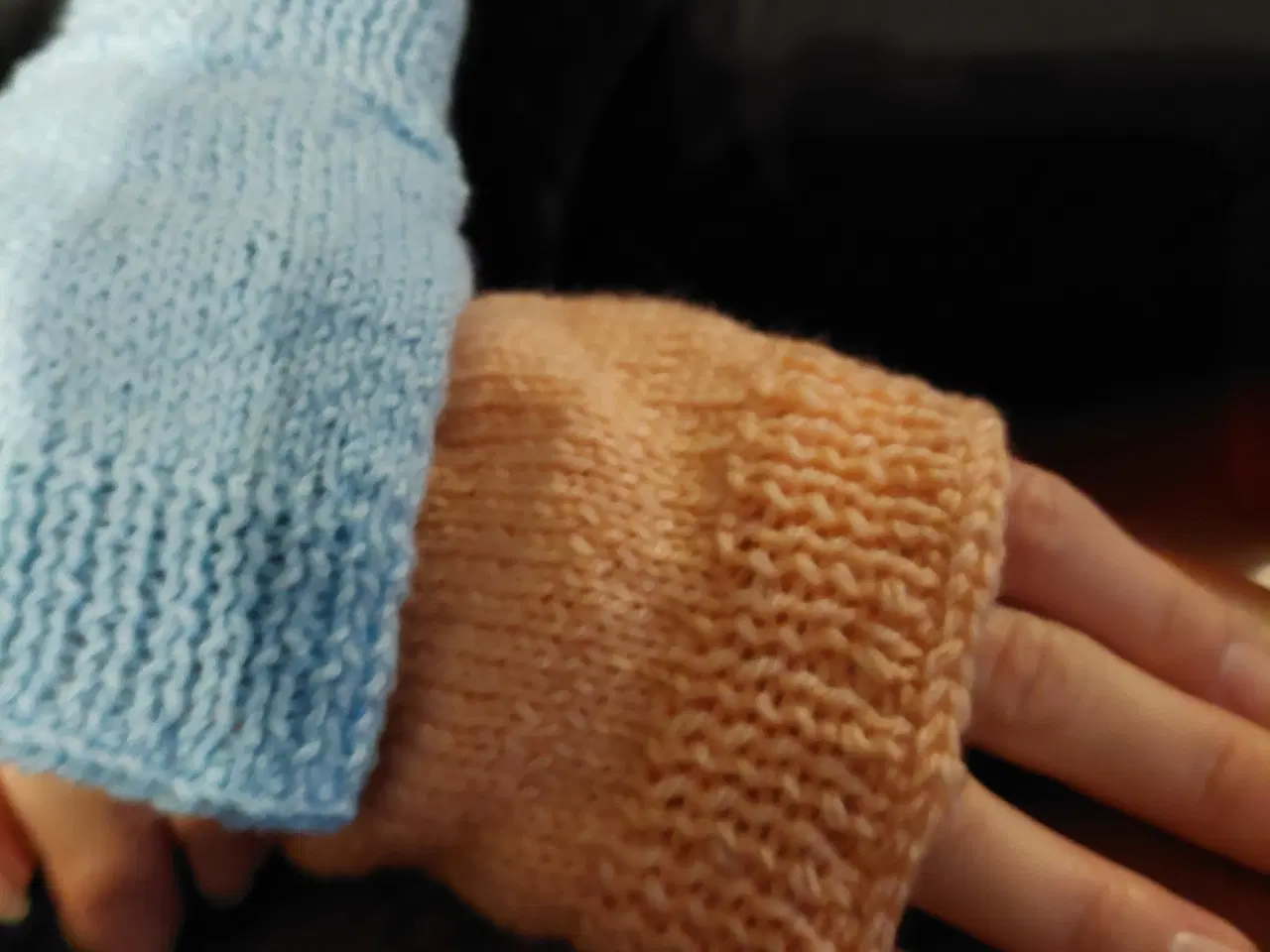 Billede 3 - Handsker, håndstrik forskellige farve