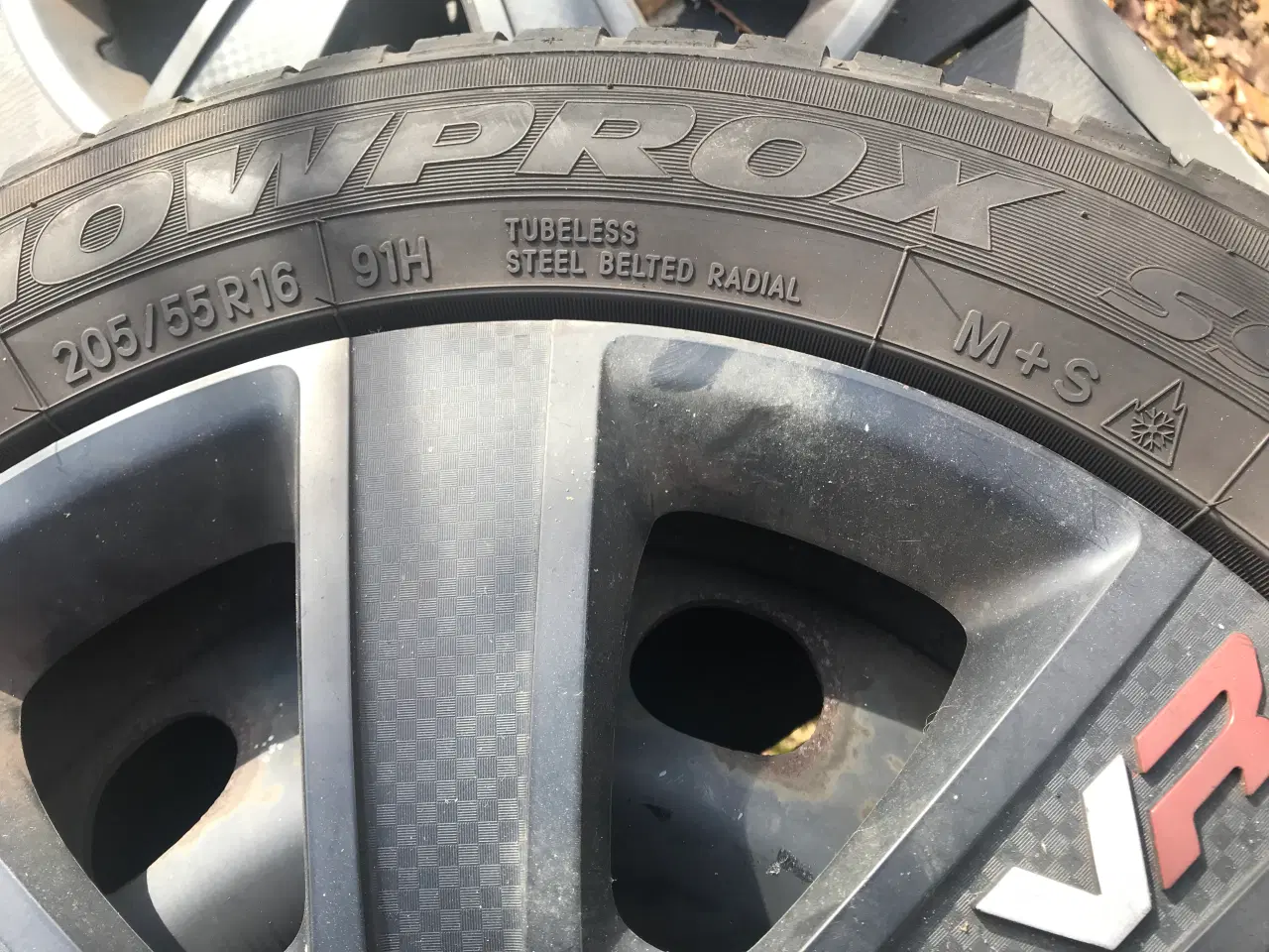 Billede 2 - 2 Bilhelårsdæk med Felge 205/55/R16 