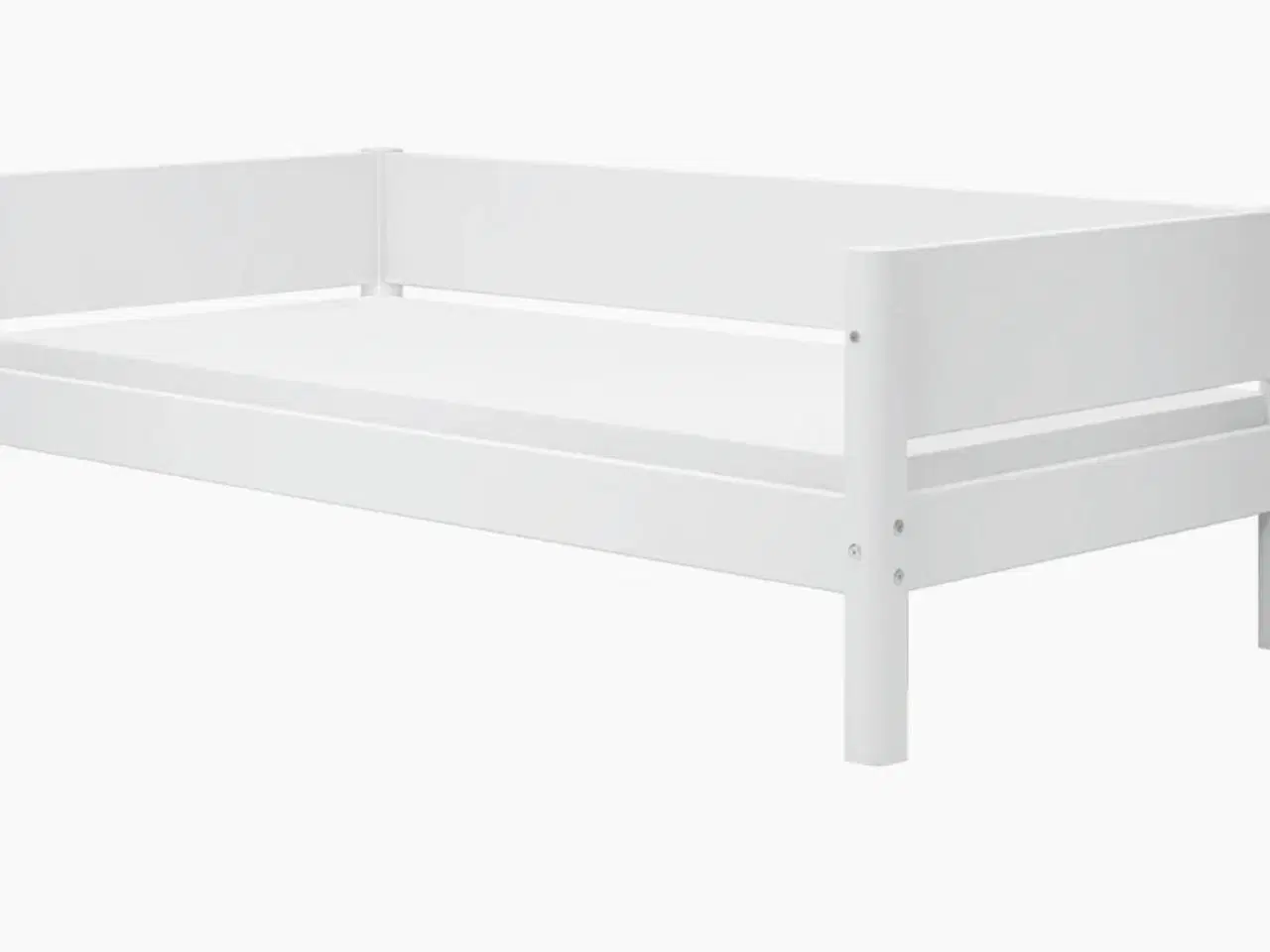 Billede 4 - Børneseng, kan laves både lav og høj