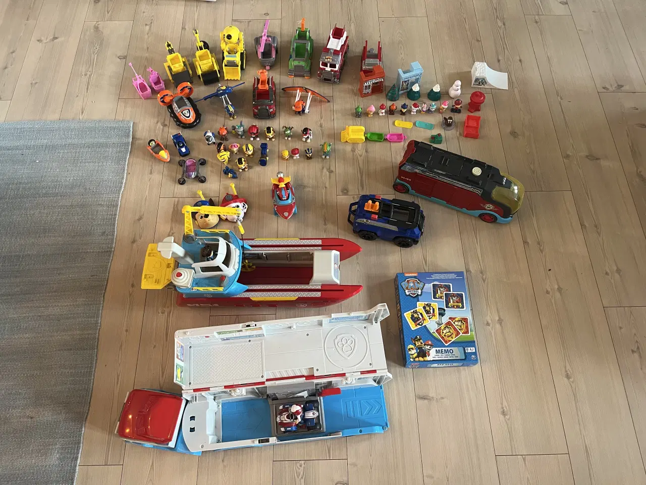 Billede 1 - Paw Patrol, figurer, biler, skib