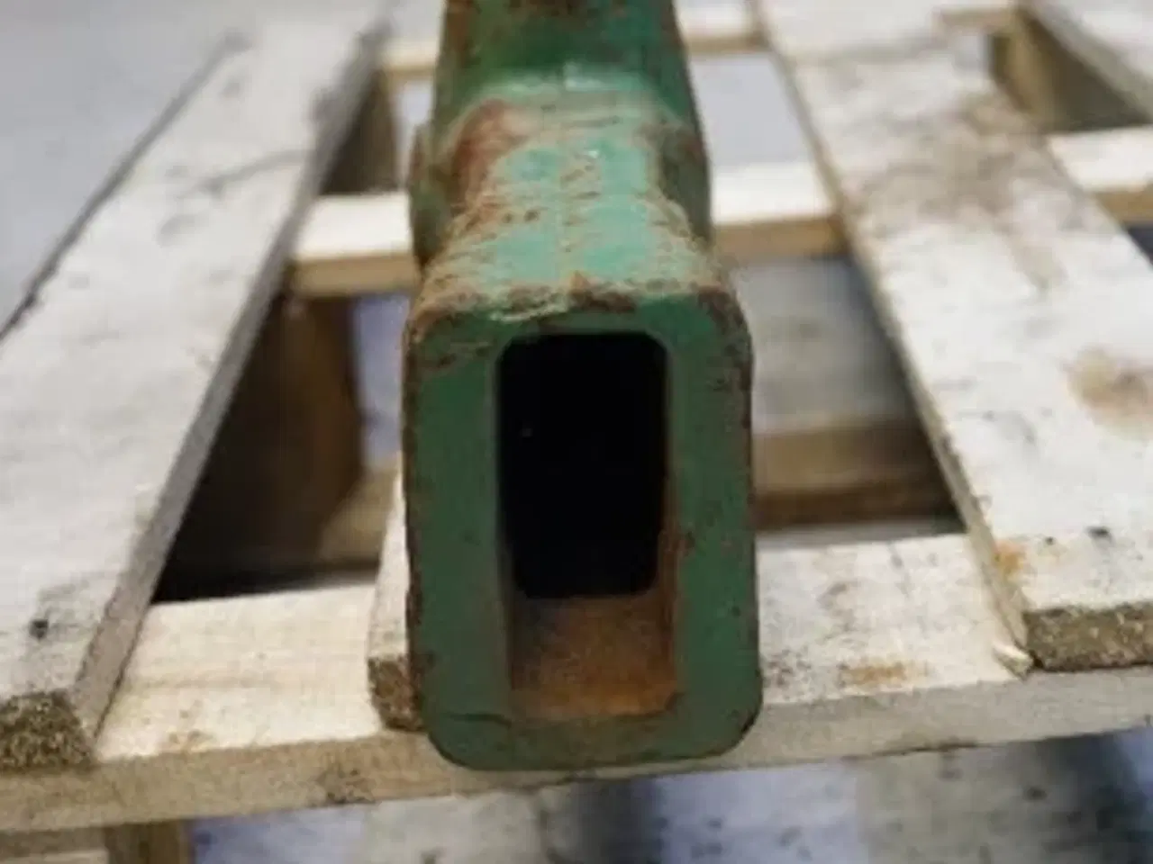 Billede 11 - John Deere 4040 R.H. Liftarm AR80666