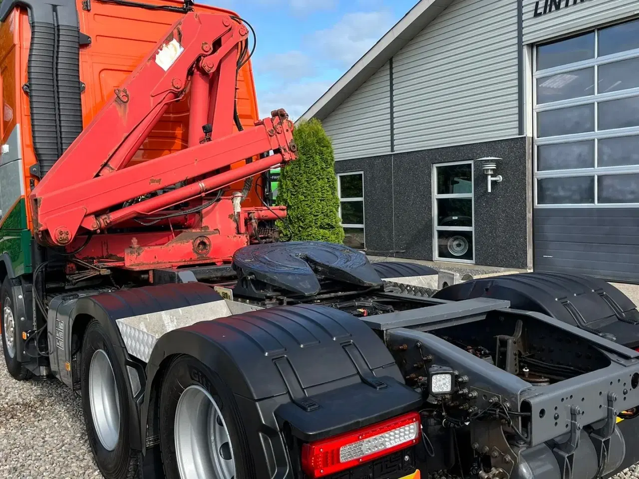 Billede 24 - Volvo FH 500 6x4 med tandemløft og aftagelig HMF 1150 kran+ 2 strengs hydraulik. Evt udlejning, ring og forhør