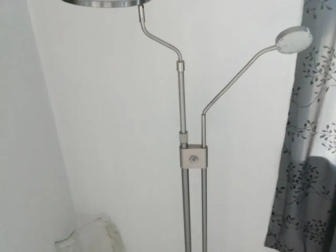 Billede 1 - Led gulvlampe med læselampe