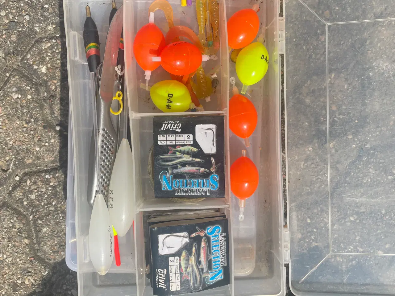 Billede 5 - Fiske taske med Div. Indhold
