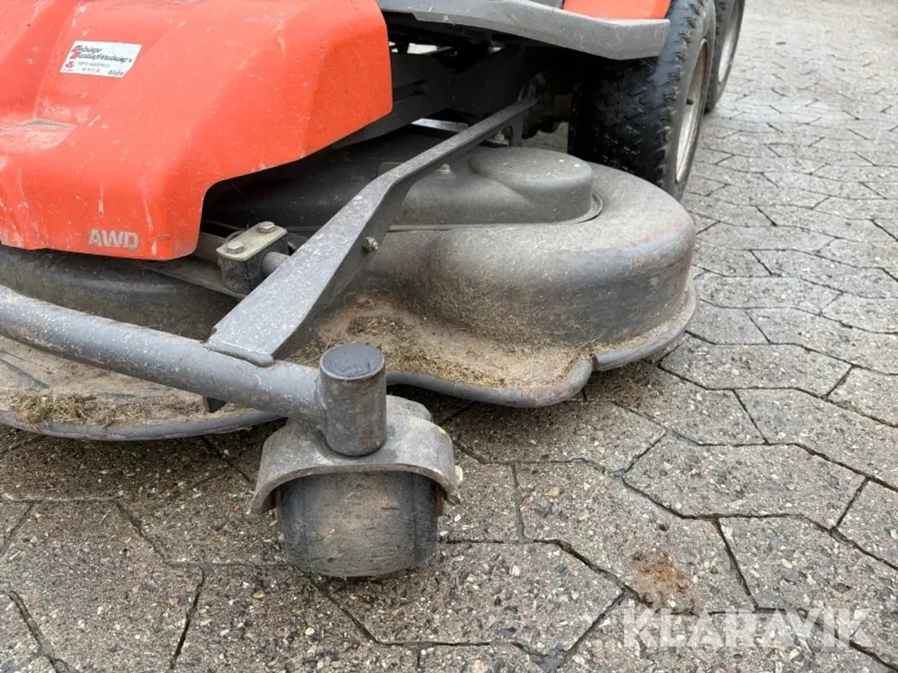 Billede 2 - Græsslåmaskine Husqvarna Rider 316TS AWD med Combi 103