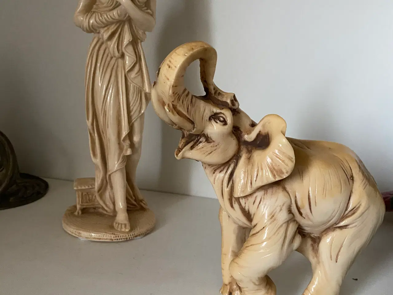 Billede 1 - Venus samt Elefant