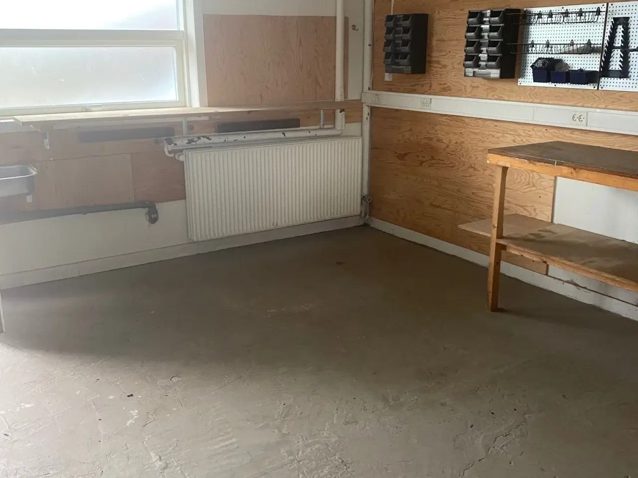 Billede 2 - Lager- værkstedslokale med elektrisk port