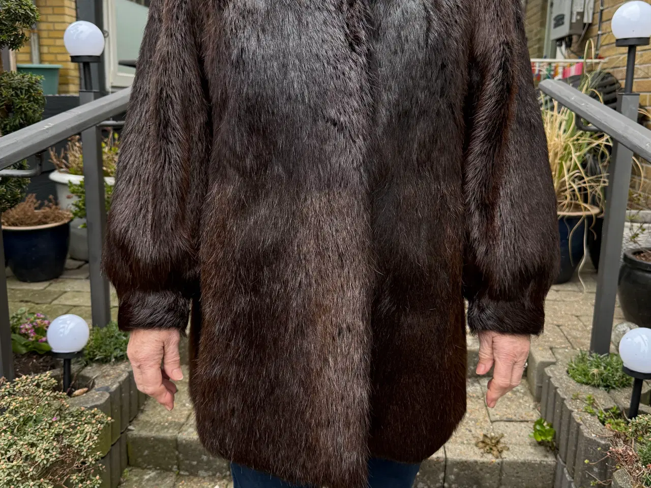 Billede 2 - Ægte pelsjakke – flot stand – klassisk model 