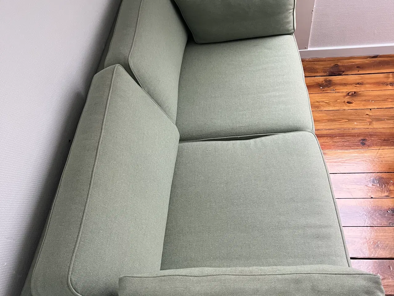 Billede 1 - Lysegrøn 2 pers. Nielaus sofa