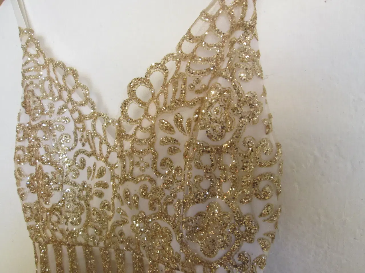 Billede 2 - Fest kjolen i guld