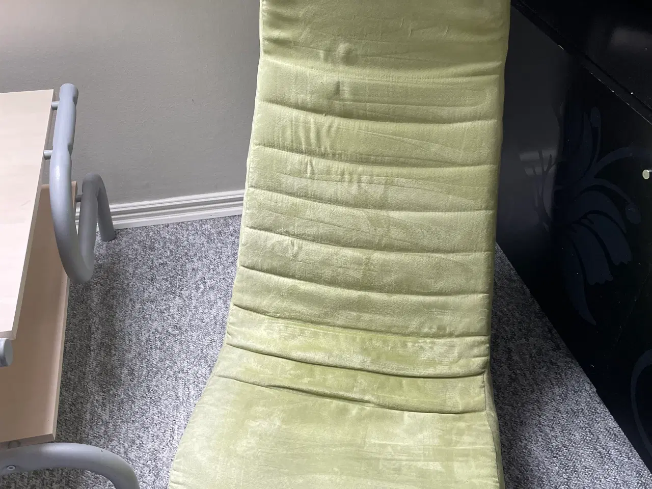 Billede 2 - 2 grønne "vippestole" til et børne/ ungt værelse