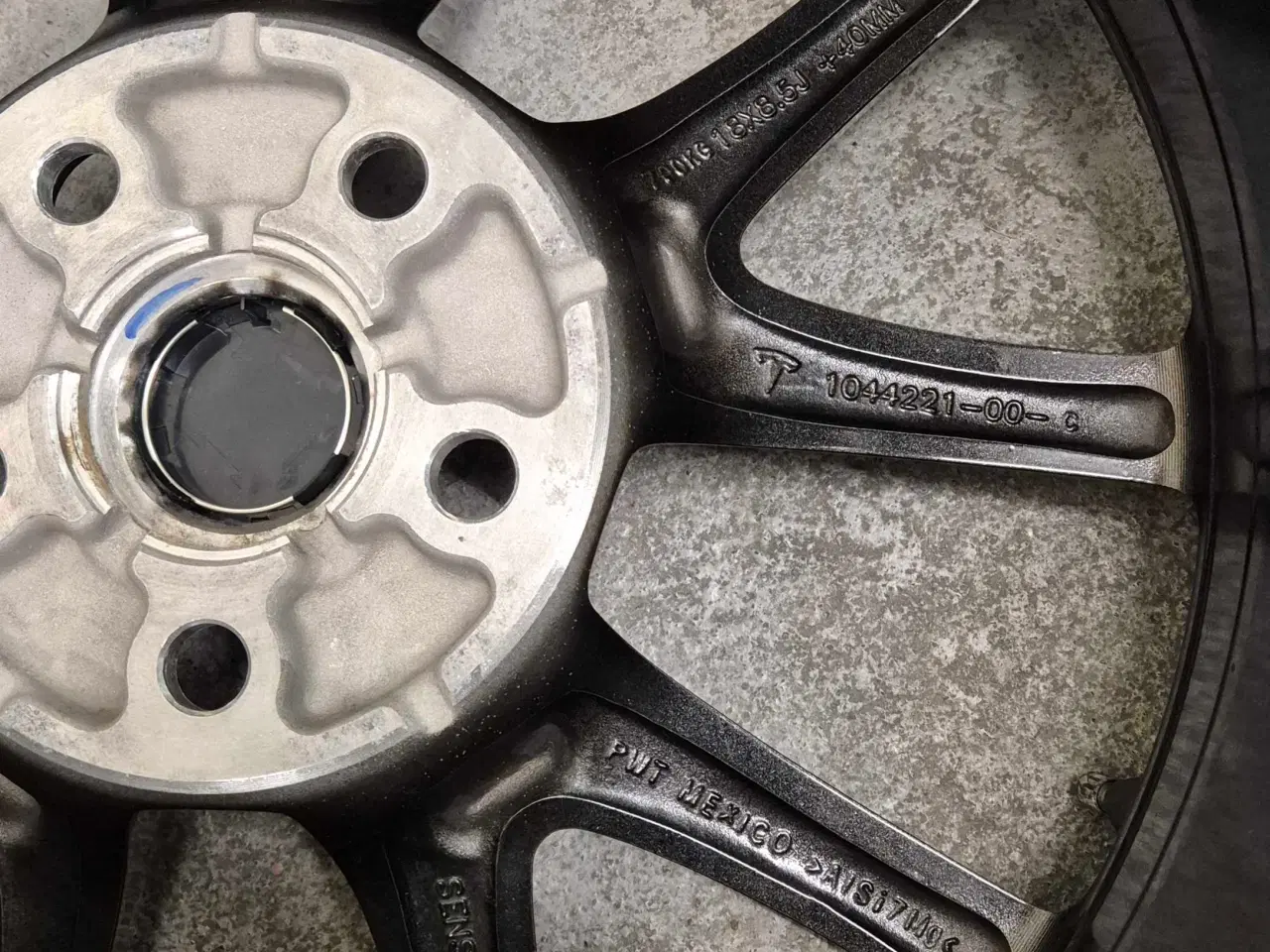 Billede 5 - TESLA MODEL 3 ORIGINAL ALUFÆLGE MED SOMMERDÆK 