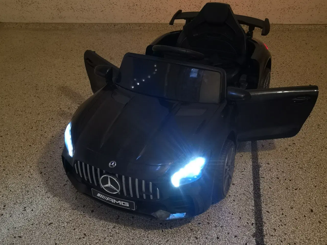Billede 1 - El bil til børn med enkelt sæde, Mercedes GTR AMG 