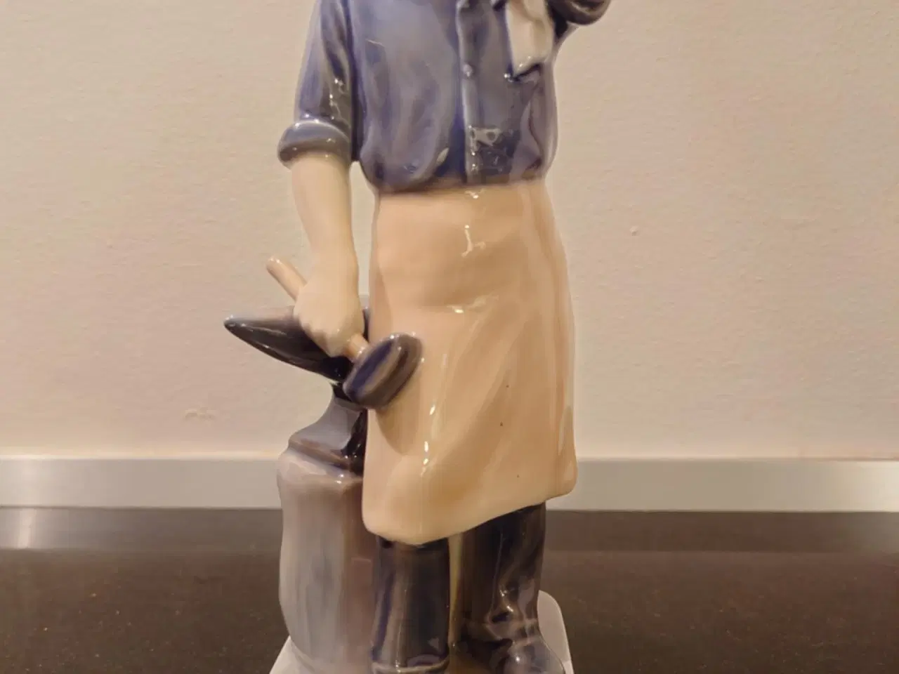 Billede 2 - keramik/porcelæns -figur