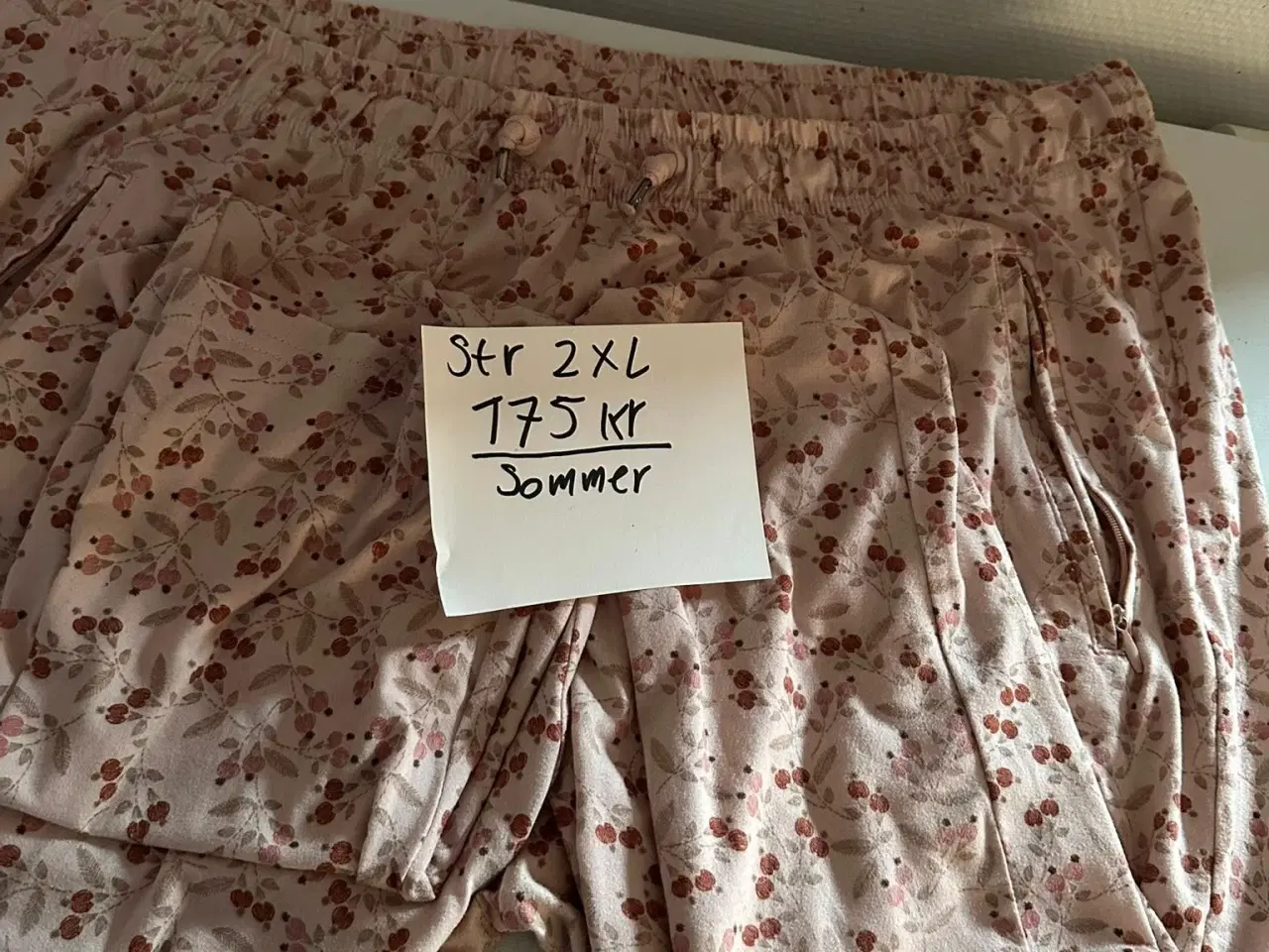 Billede 1 - kvinde sommer bukser str 2 XL