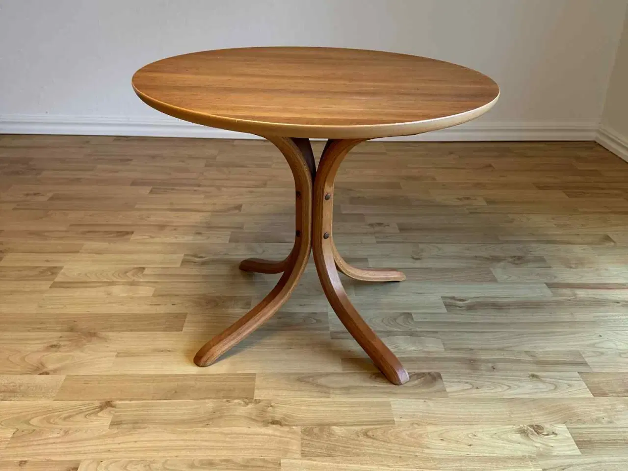 Billede 2 - Lavt bord sælges