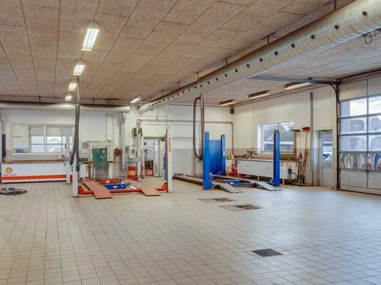 Billede 4 - Veldisponeret værksted/lager med autolifte i Tørringhuse