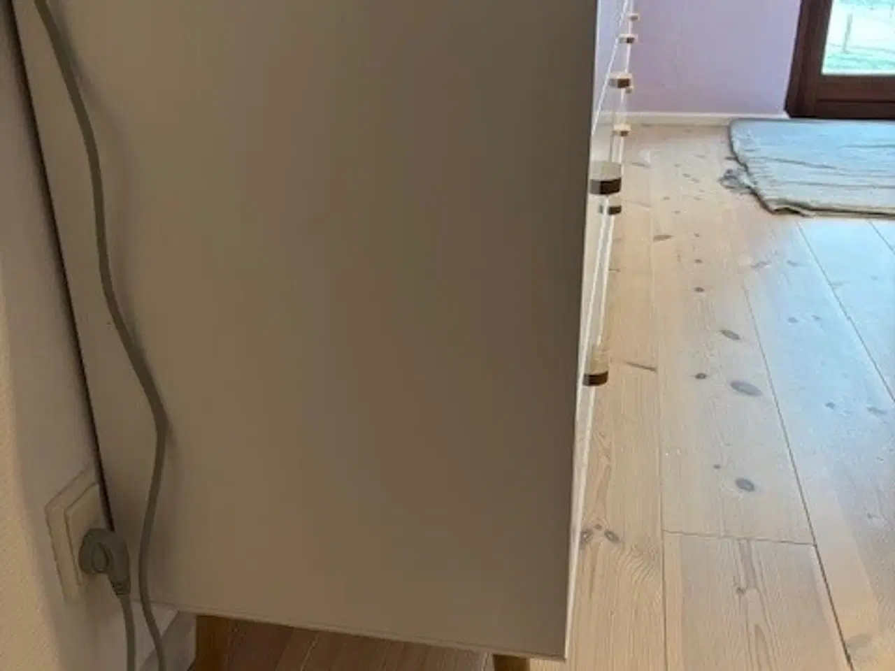 Billede 3 - 2 fine kommoder med egetræsben (købt i ILVA) 