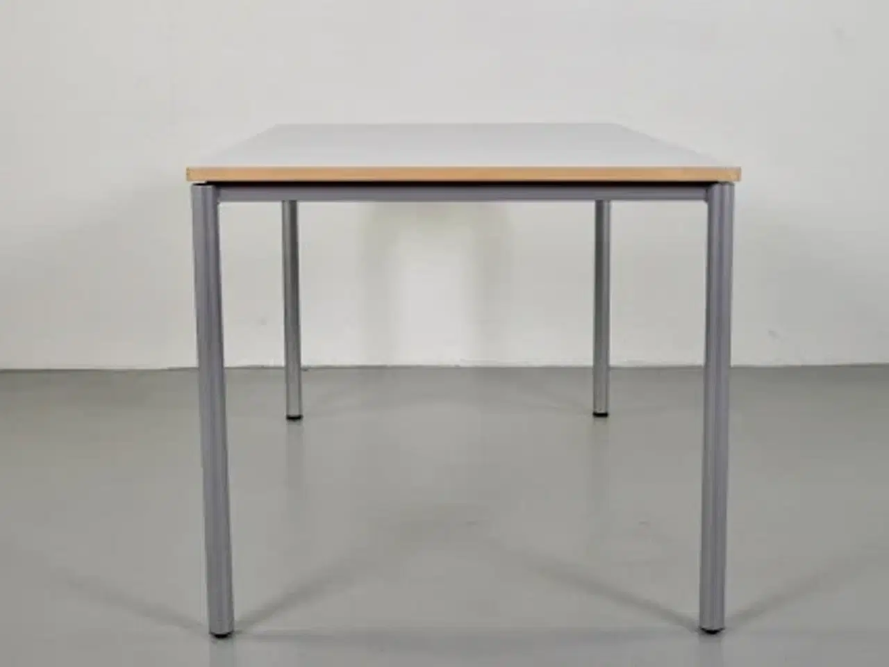 Billede 4 - Kantine-/mødebord med grå plade