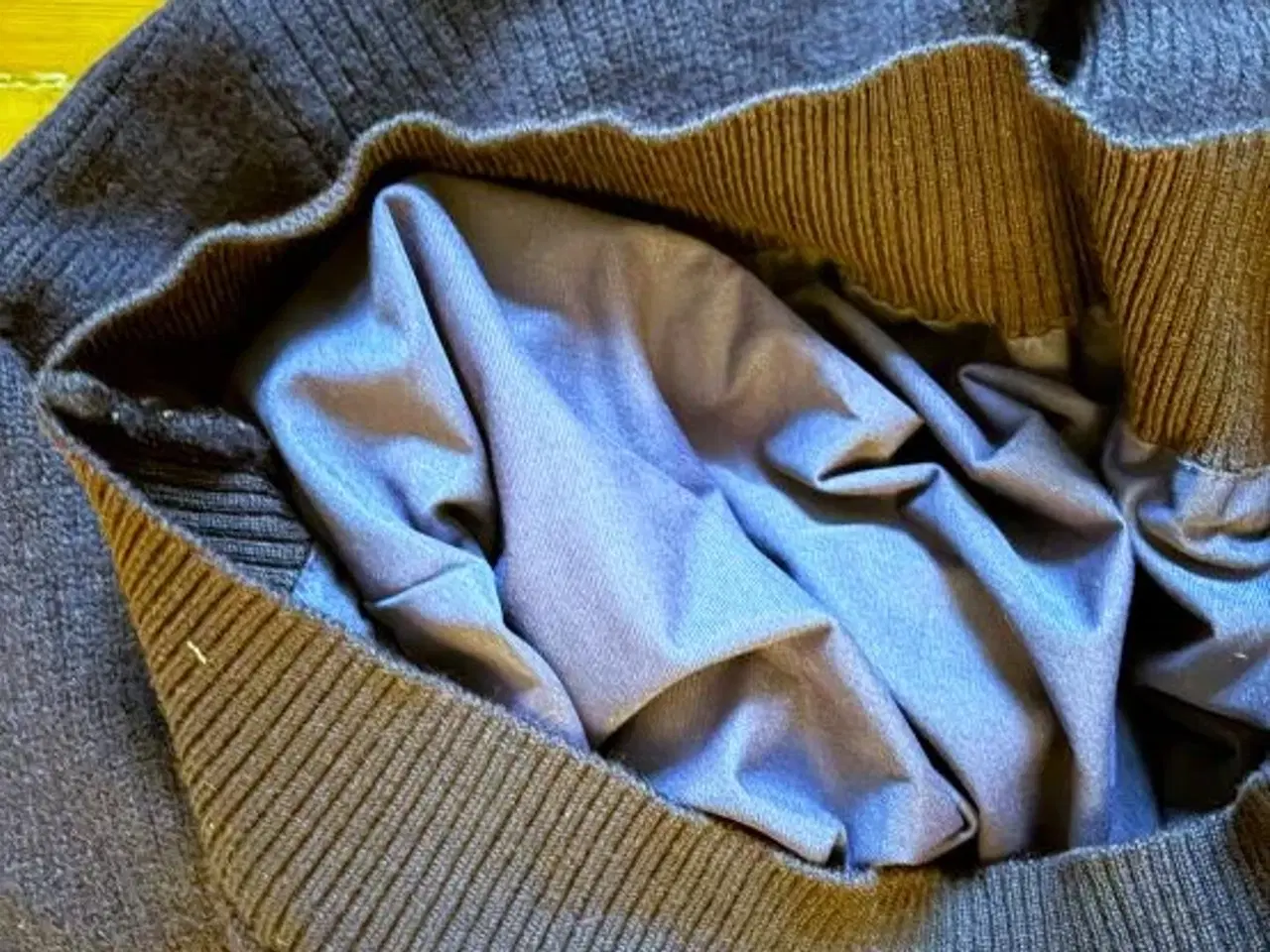 Billede 4 - Windbreaker - vindtæt sweater. Damestørrelse M.