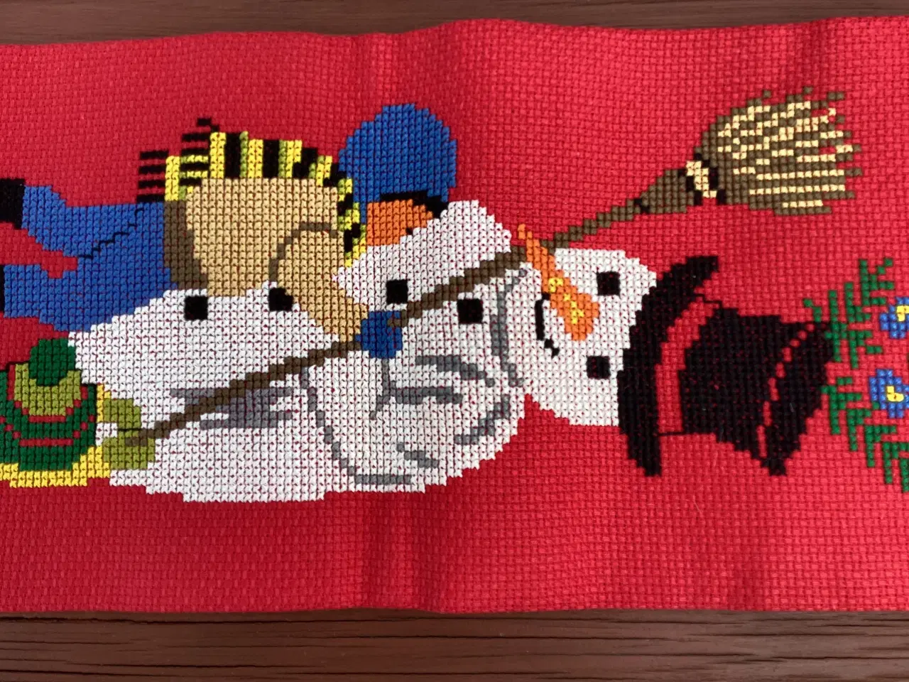 Billede 1 - Klokkestreng- broderi med jule/vinter motiv